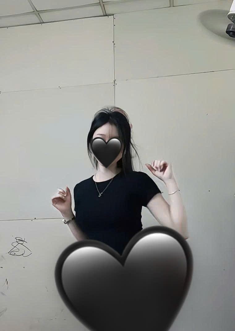 Nhảy gì mà lạ quá 🫣