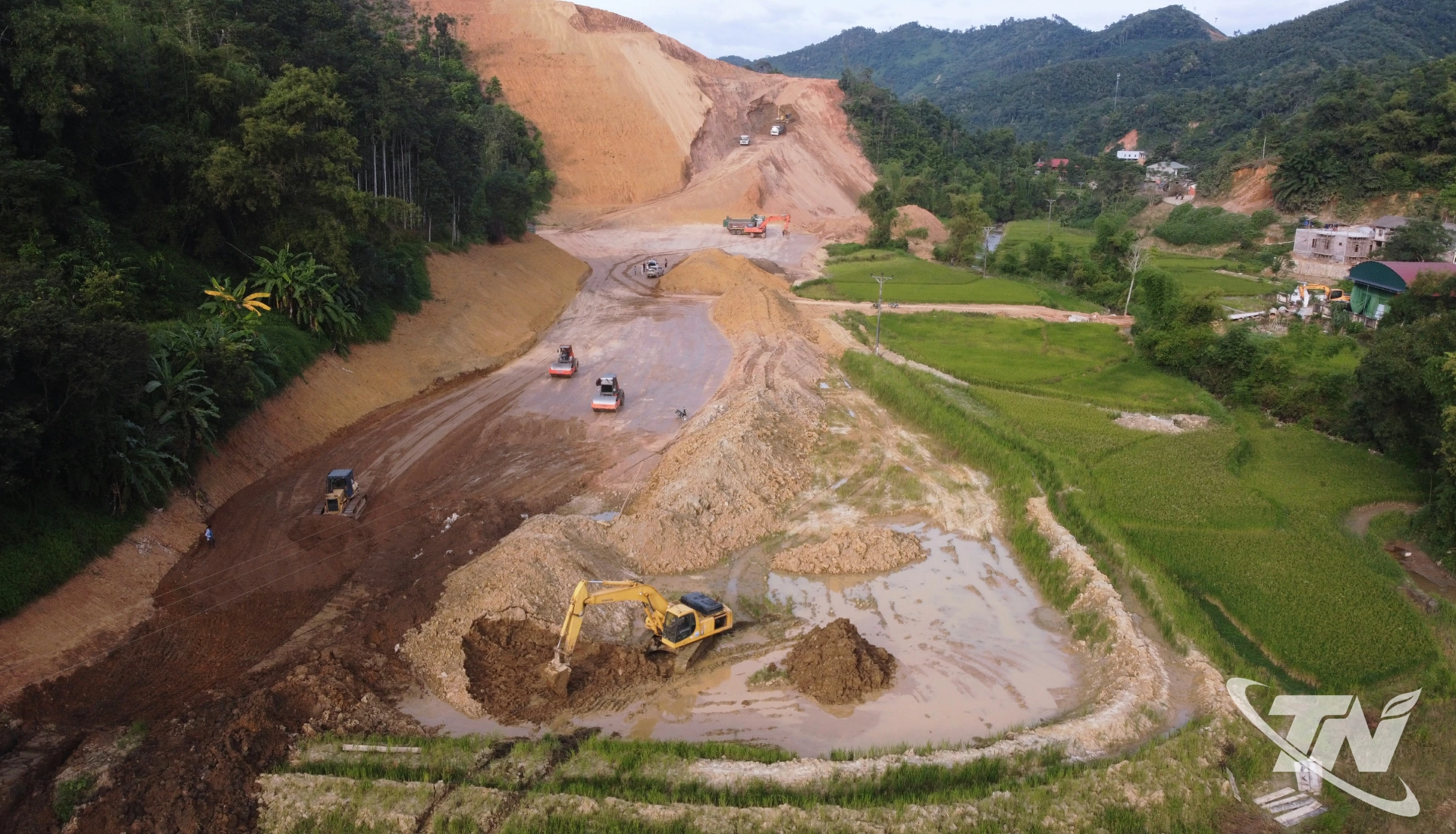 Dự án cao tốc Chợ Mới – Bắc Kạn: Thiếu bãi đổ thải ảnh hưởng đến tiến độ