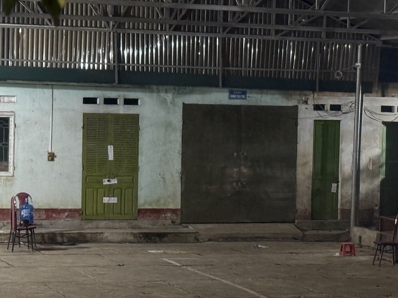 Công an xuất hiện tại trụ sở cũ của Đội Quản lý thị trường số 4, Lạng Sơn