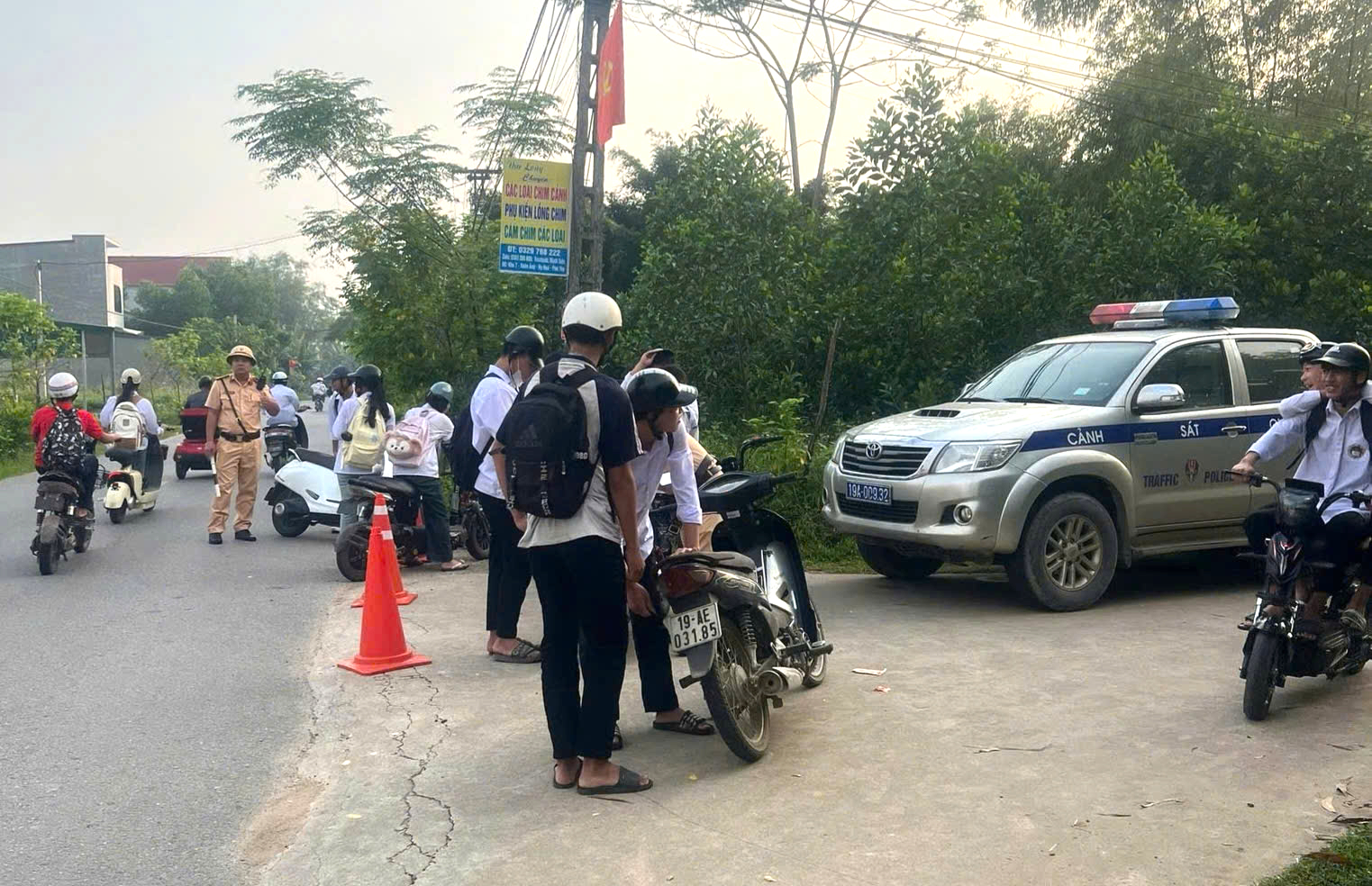 Phú Thọ: Trách nhiệm của phụ huynh trong chấp hành quy định về tuổi điều khiển phương tiện