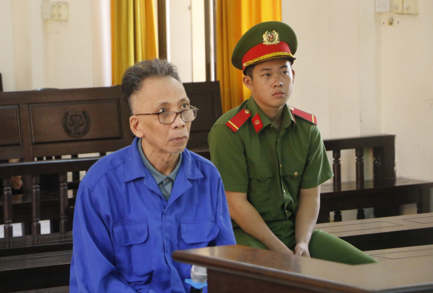 Giết vợ vì không còn lưu số điện thoại “chồng yêu”, người đàn ông lãnh 10 năm tù