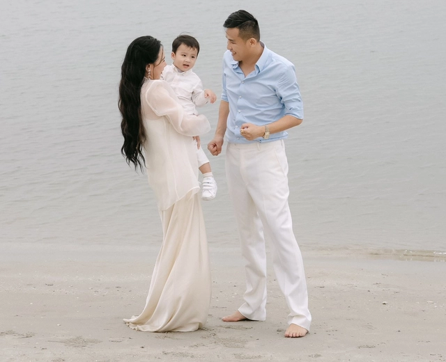 Ngắm loạt biệt thự đẹp sang của nữ nghệ sĩ là ‘đại gia đất mỏ’, từng gây sốt khi kết hôn ở tuổi 45