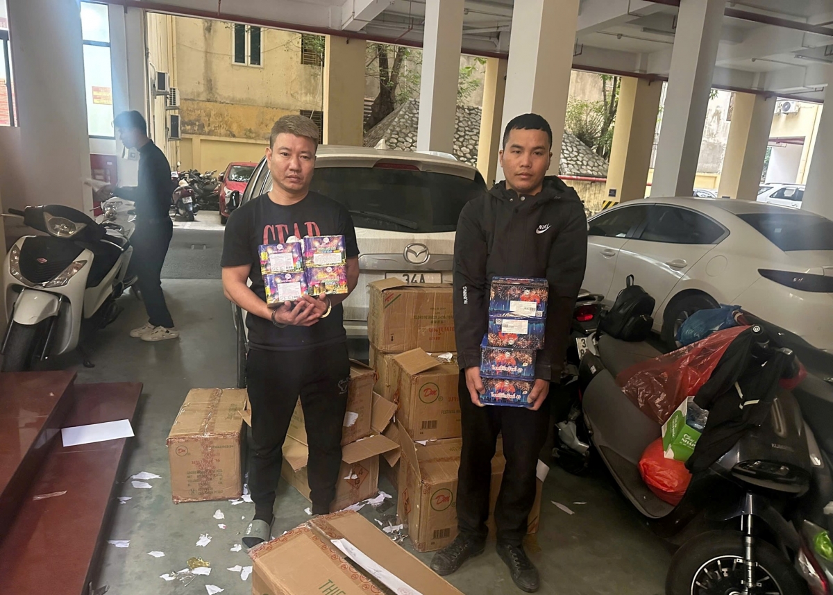 Mua gần 450 kg pháo từ biên giới Việt – Lào về Hải Phòng bán kiếm lời