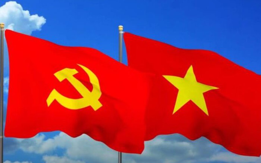 Bộ Chính trị, Ban Bí thư yêu cầu hoàn thành bố trí 100% Chủ tịch UBND, Chủ nhiệm UBKT, Chánh Thanh tra tỉnh không phải là người địa phương trước 15/12/2025