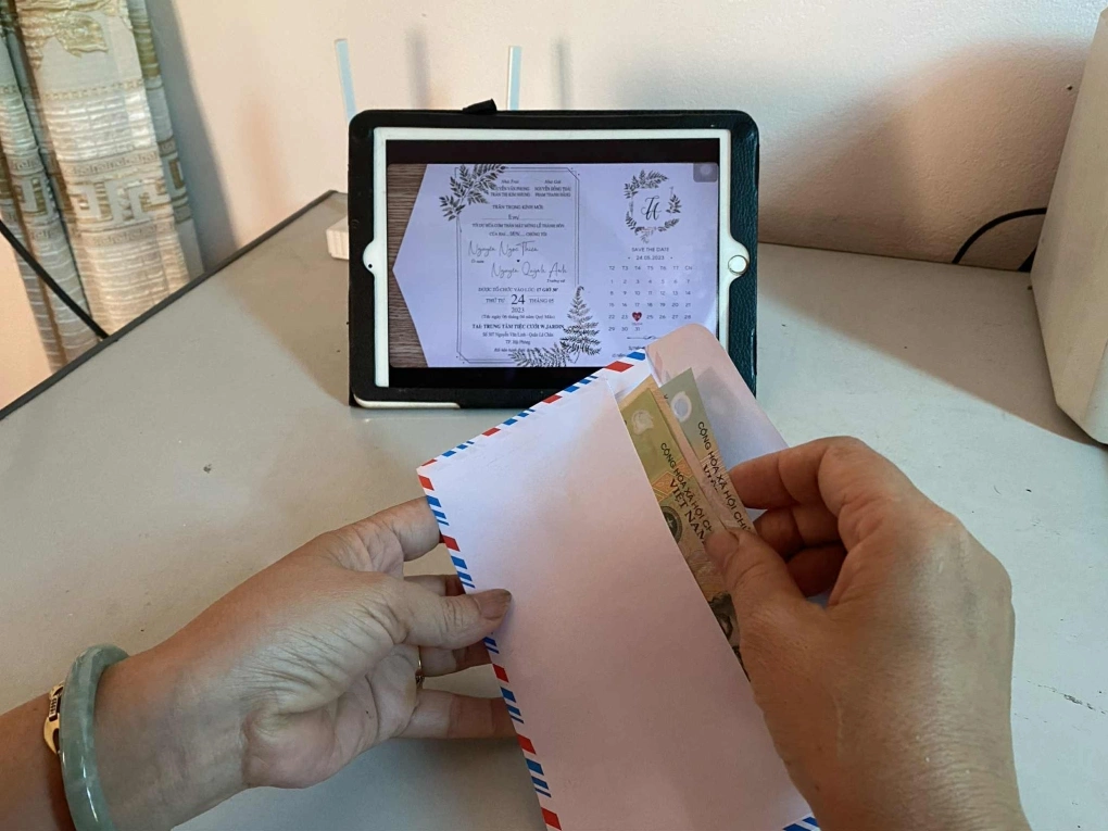 Tranh cãi ‘đòi nợ’ tiền mừng cưới