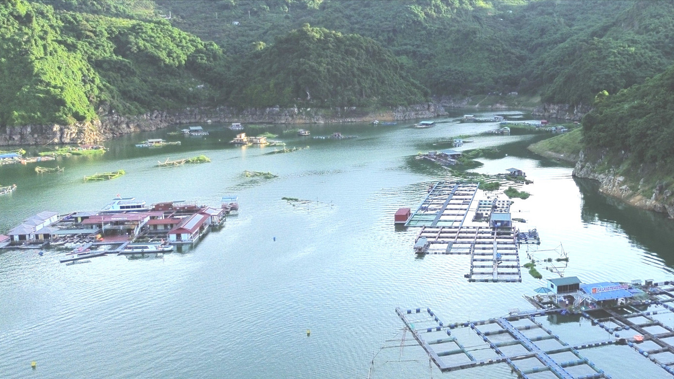 Nhà hàng, homestay gây ô nhiễm hồ Hoà Bình: Cảnh báo nguy cơ ảnh hưởng nguồn nước sạch Thủ đô