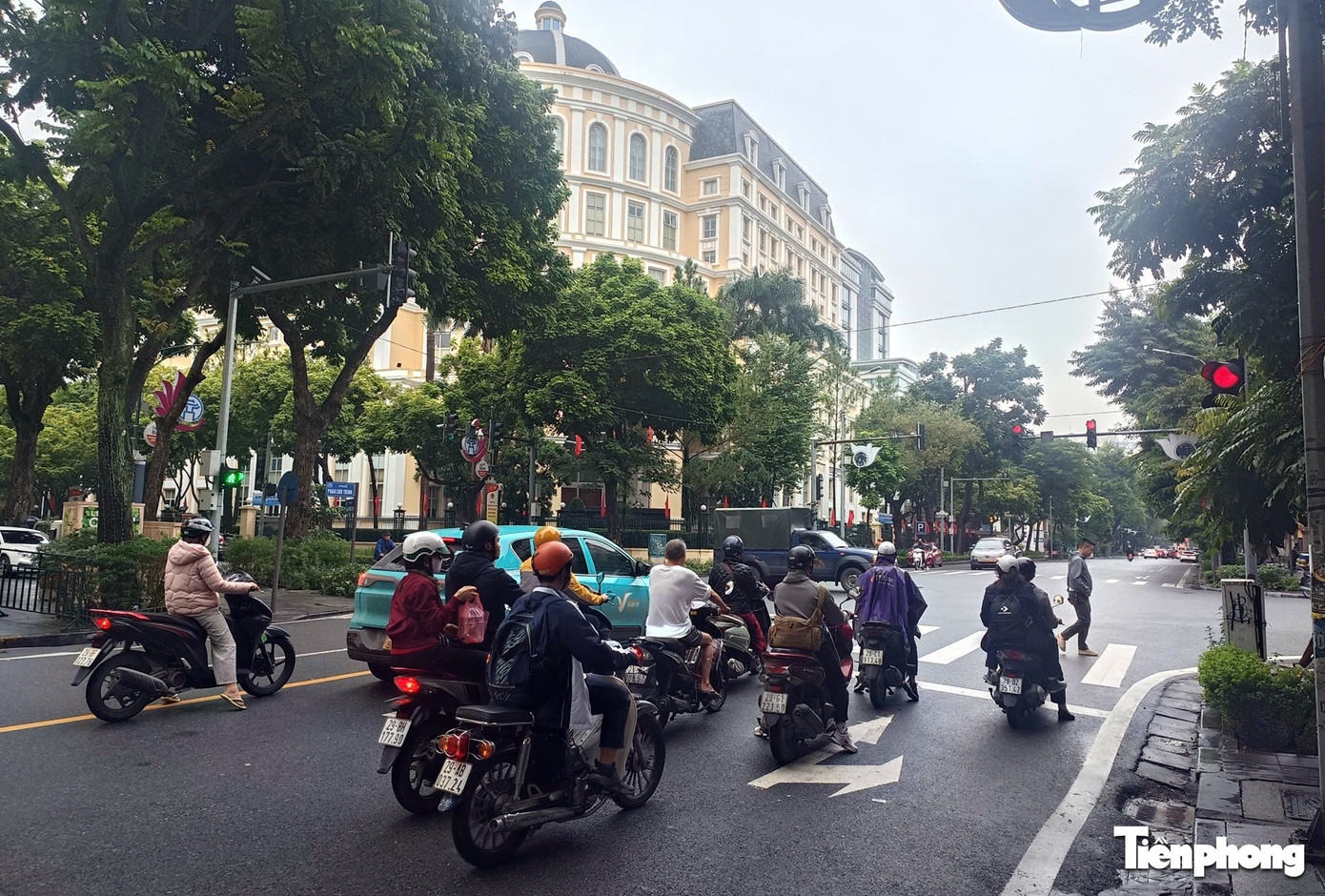 CSGT Hà Nội lý giải việc đèn tín hiệu giao thông tại một số ngã tư tạm thời bỏ đếm giây