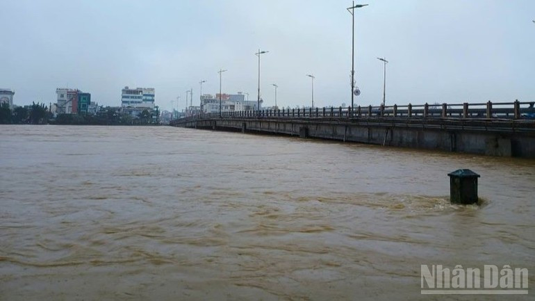 Mưa lớn nhiều ngày có thể khiến lũ lên trở lại; các sông từ Nghệ An đến Hà Tĩnh đón đợt lũ mới