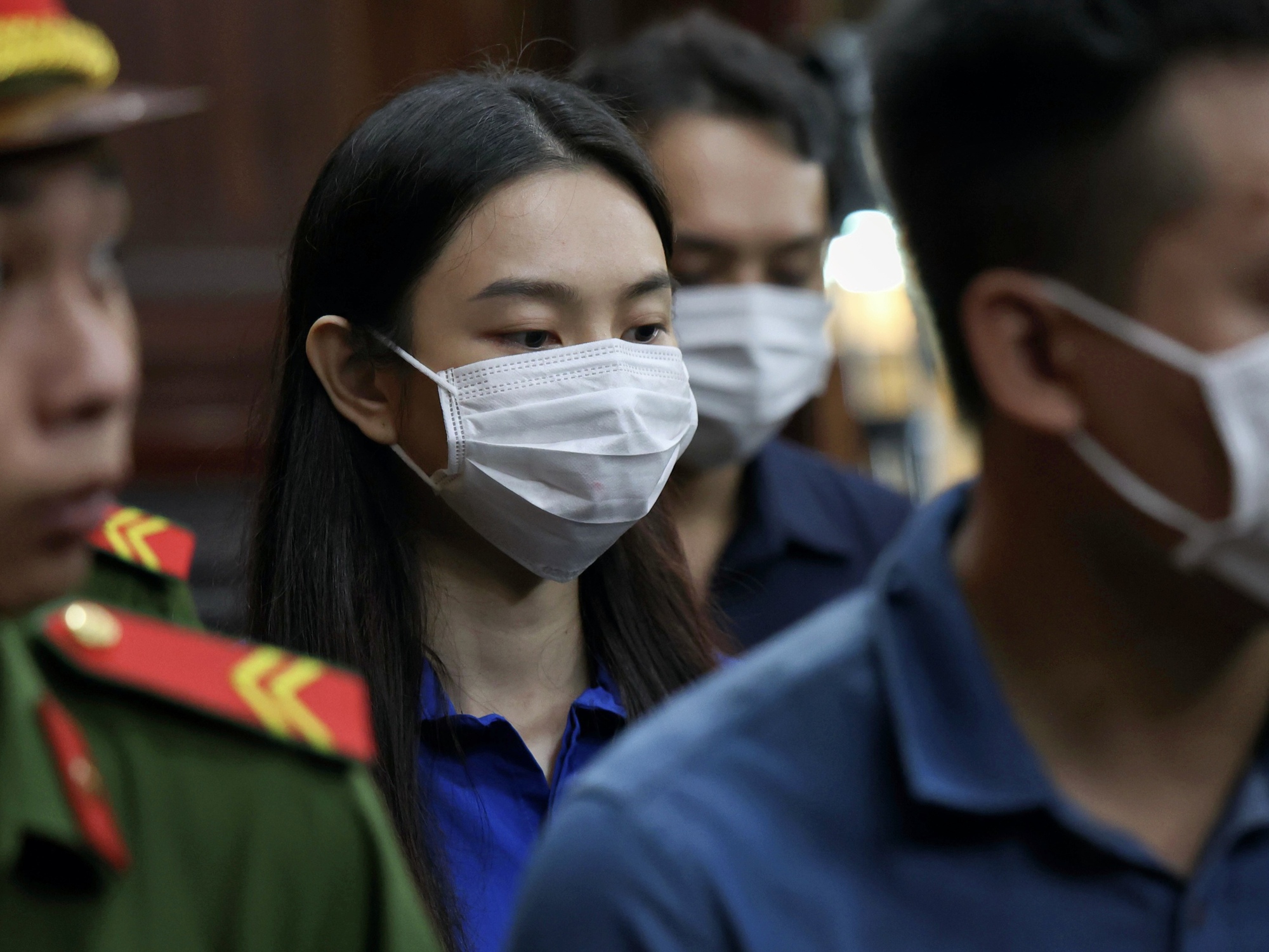 Bị cáo Nguyễn Thúc Thùy Tiên khai các bước đi đều hỏi “giám đốc Dung”