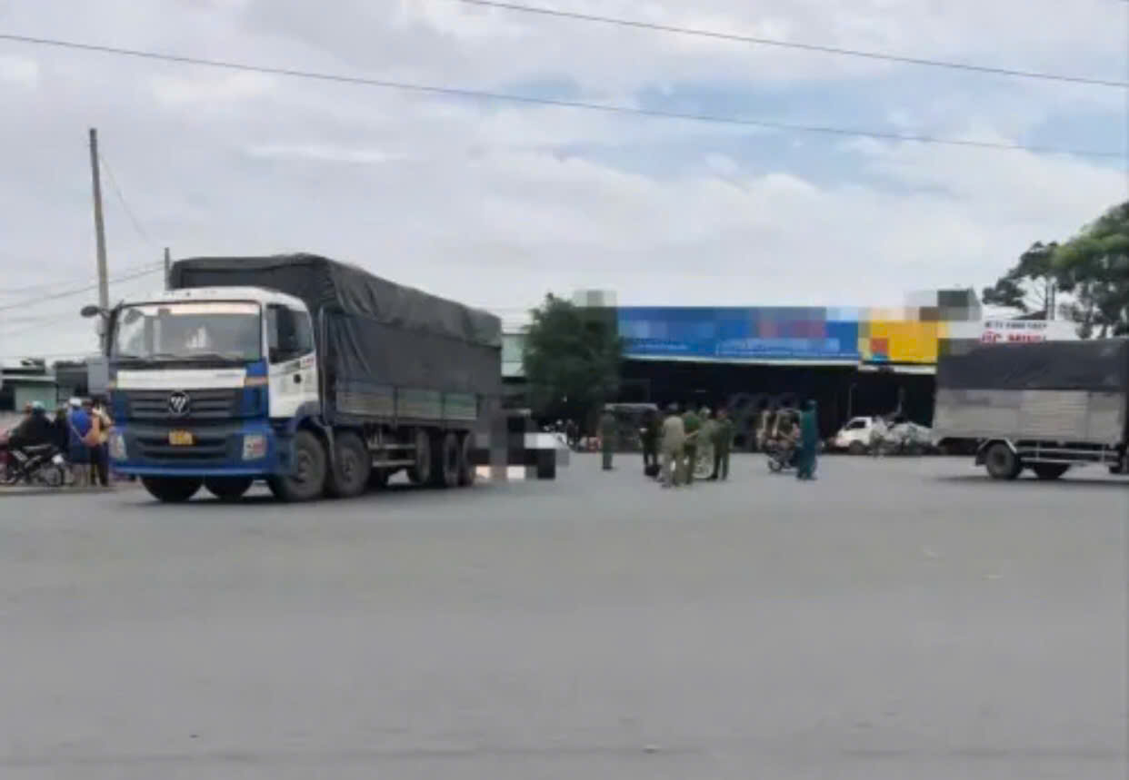 Tây Ninh: Va chạm giữa xe máy và ô tô tải, người đàn ông tử vong tại chỗ