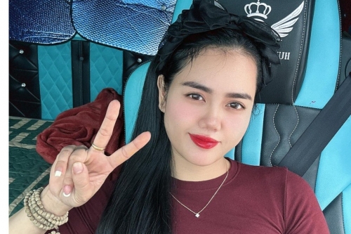 Nữ tài xế lái xe tải 50 tấn từ Nghệ An ra Đắk Lắk cứu trợ