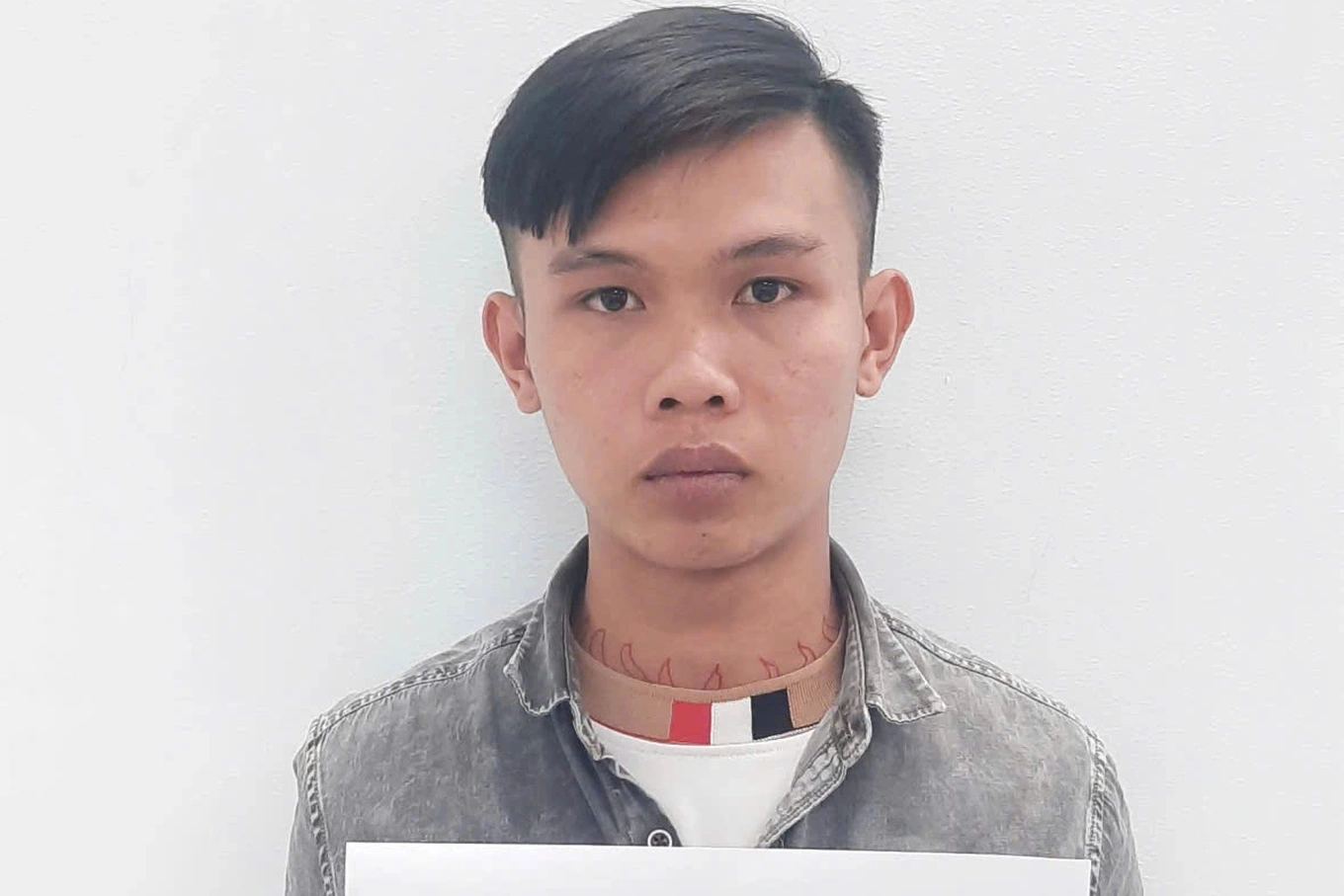 Tạm giữ tài xế lái ô tô tông cảnh sát giao thông ở Tây Ninh