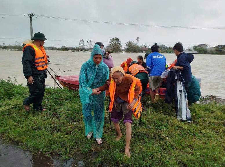 Tỉnh Gia Lai hỗ trợ khẩn cấp cho nhân dân bị thiệt hại do mưa lũ lịch sử