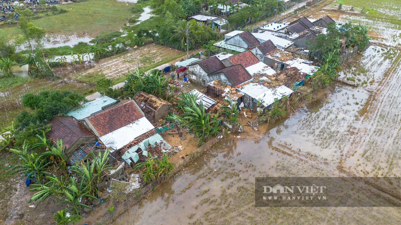 Nhói lòng hình ảnh rốn lũ Hoà Thịnh (Đắk Lắk) xác xơ sau cơn lũ lịch sử, thương lắm đồng bào ơi