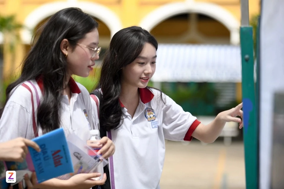 Thống nhất 1 bộ sách giáo khoa, miễn phí cho tất cả học sinh