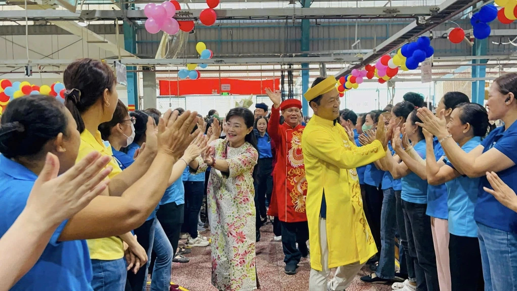 Công ty giày da chi hơn 700 tỷ đồng thưởng Tết