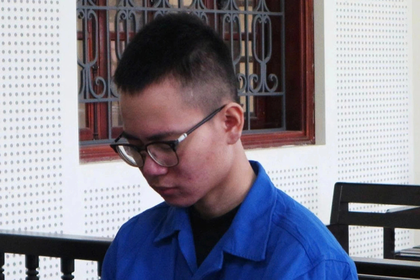 Cái chết bí ẩn của người bà và những giọt nước mắt muộn màng