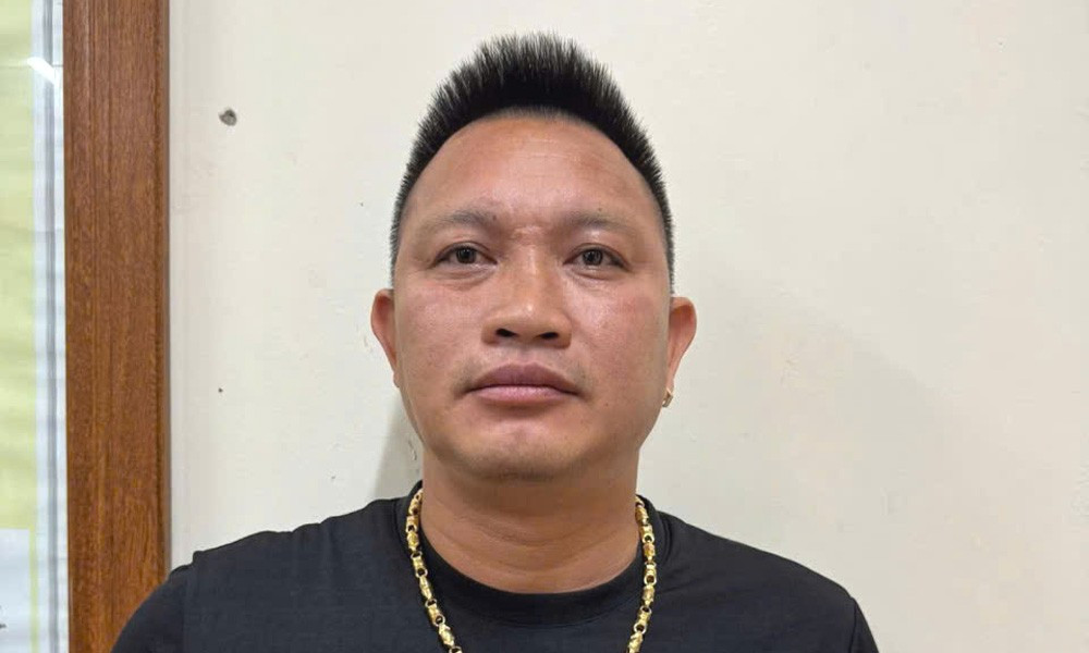 Tạm giữ đối tượng trêu ghẹo trẻ vị thành niên, tấn công cảnh sát tại lễ hội