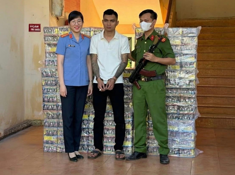 Gia Lai: Mật phục bắt đối tượng vận chuyển hơn 300 kg pháo lậu lúc rạng sáng