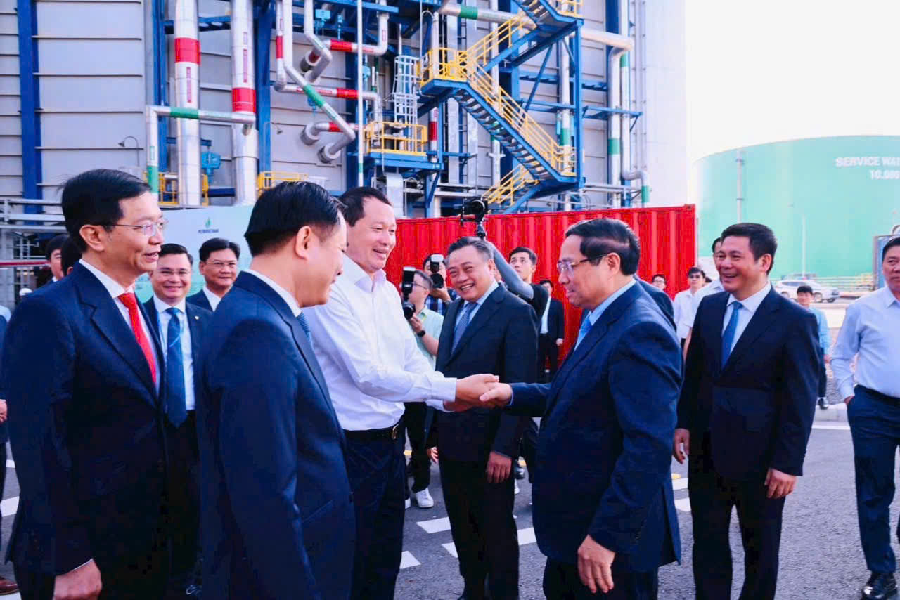 Vận hành tổ hợp nhà máy LNG đầu tiên của Việt Nam ở Nhơn Trạch