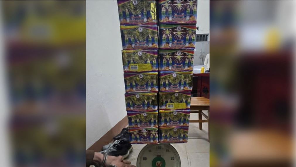 Thái Nguyên: Khởi tố đối tượng dùng xe tải vận chuyển 51kg pháo nổ