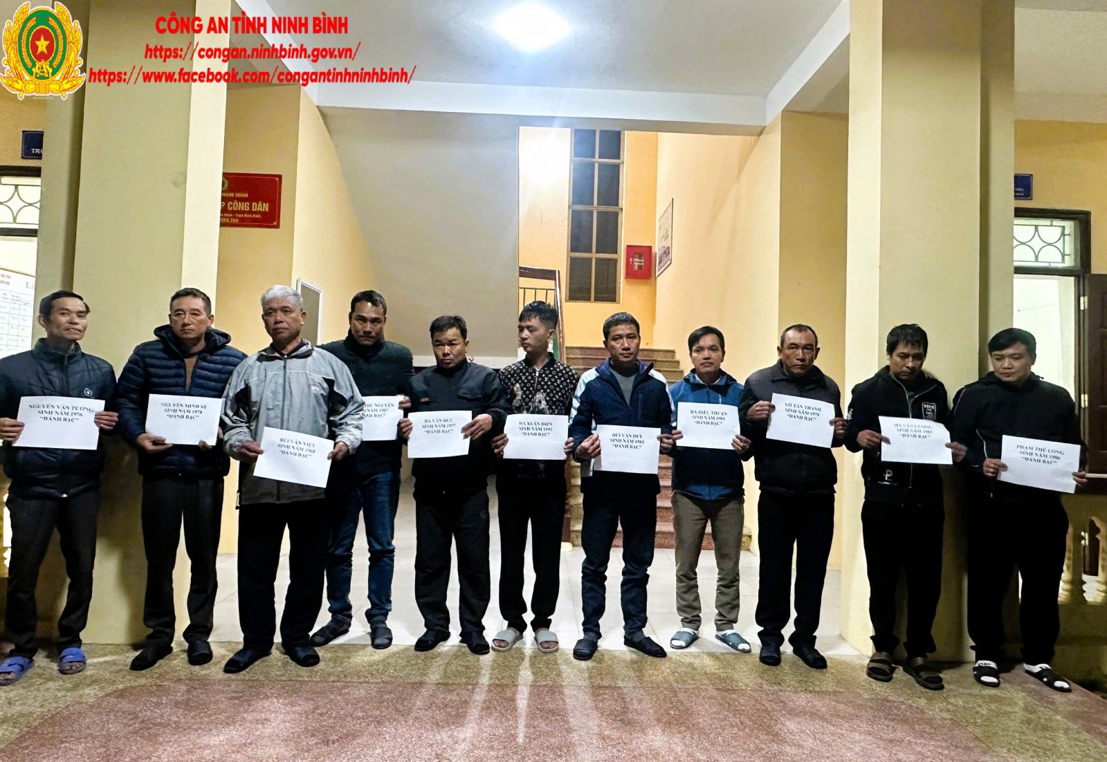 Công an xã Nam Ninh, tỉnh Ninh Bình phát hiện, bắt quả tang 11 đối tượng đánh bạc trên địa bàn