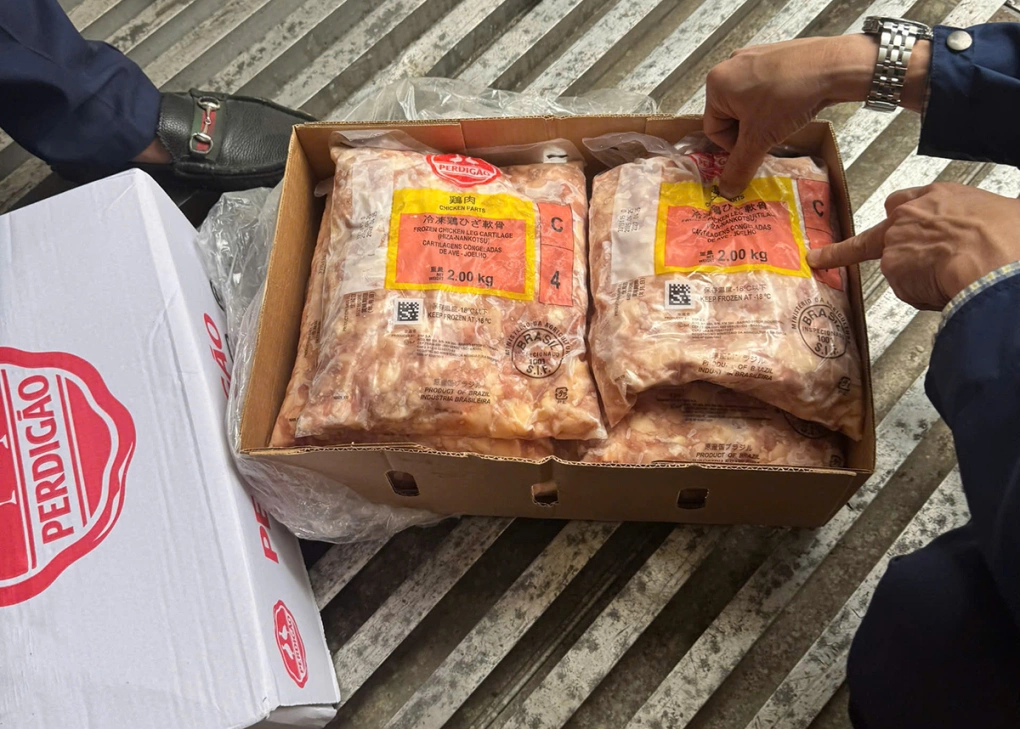Phát hiện 12 tấn sụn gà, trứng non không rõ nguồn gốc