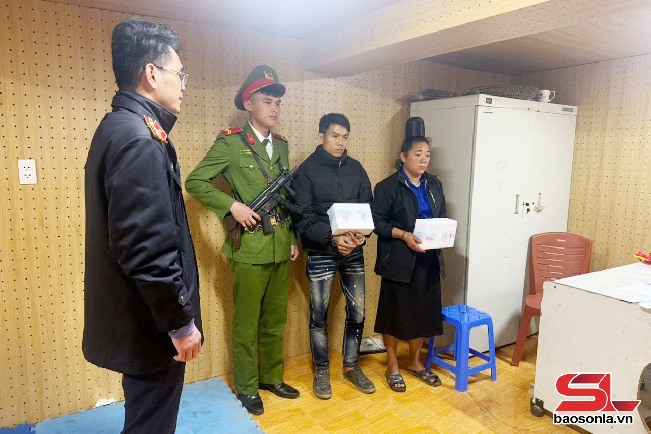 Bắt giữ 2 đối tượng mua bán trái phép ma túy