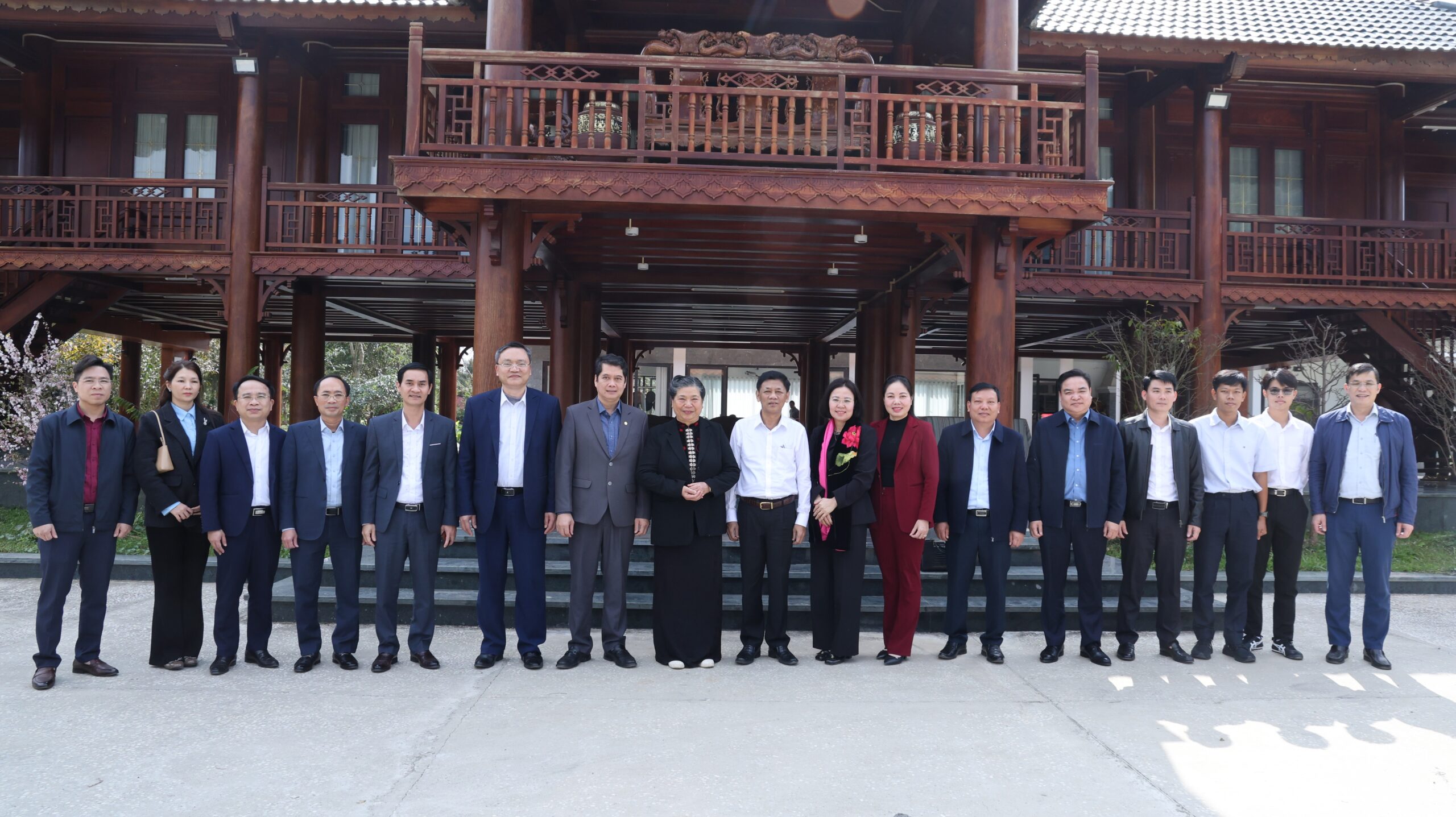 Chủ tịch Hội đồng Dân tộc Lâm Văn Mẫn thăm, chúc Tết tại Sơn La