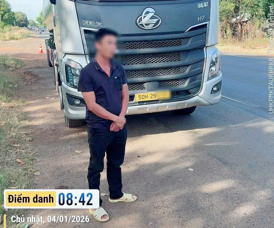 Lái xe “đầu kéo” nhưng đầu… mơ màng vì ma túy