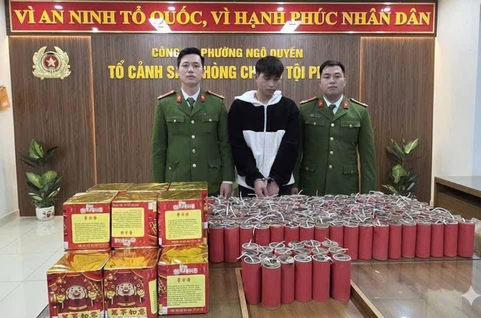 Lực lượng HP22- Công an thành phố: Bắt giữ đối tượng tàng trữ trái phép chất mai thuý, pháo