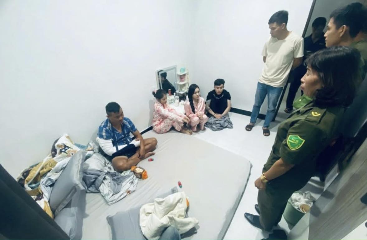 Bắt Đặng Thị Hồng Thi và Phan Thị Hải Yến cùng SN 2006