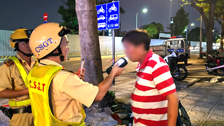 Vi phạm nồng độ cồn, người đàn ông phân trần ‘mới ra tù nên không nắm rõ luật’