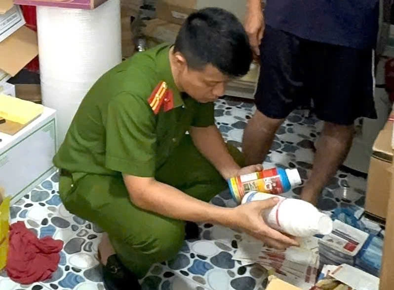 Triệt phá đường dây thuốc bảo vệ thực vật giả liên tỉnh, thu giữ 21.000 sản phẩm