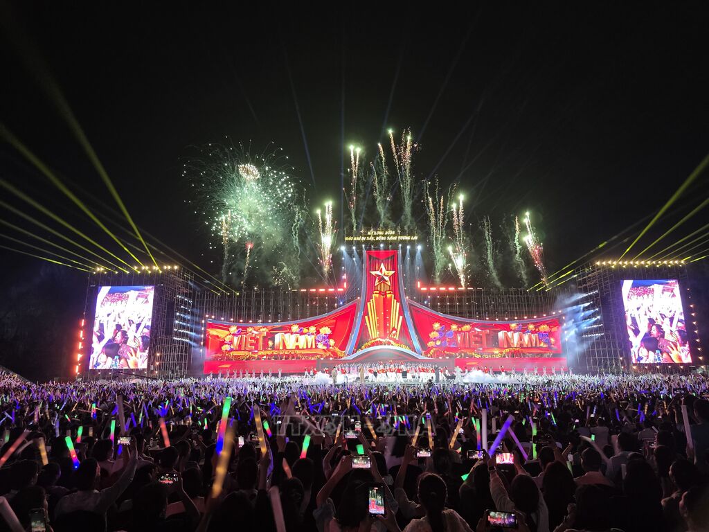 Quảng Ninh: Phát vé miễn phí concert chào mừng Đại hội XIV của Đảng