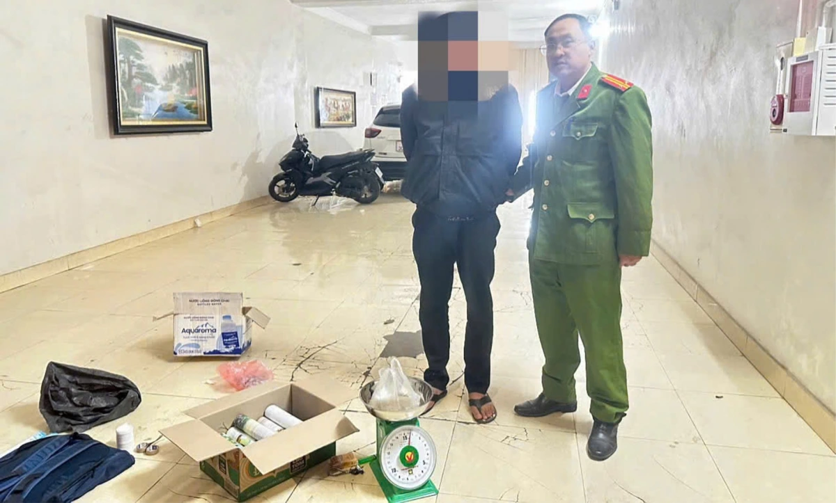 Đột kích nhà nghỉ, phát hiện đối tượng tàng trữ hàng cấm