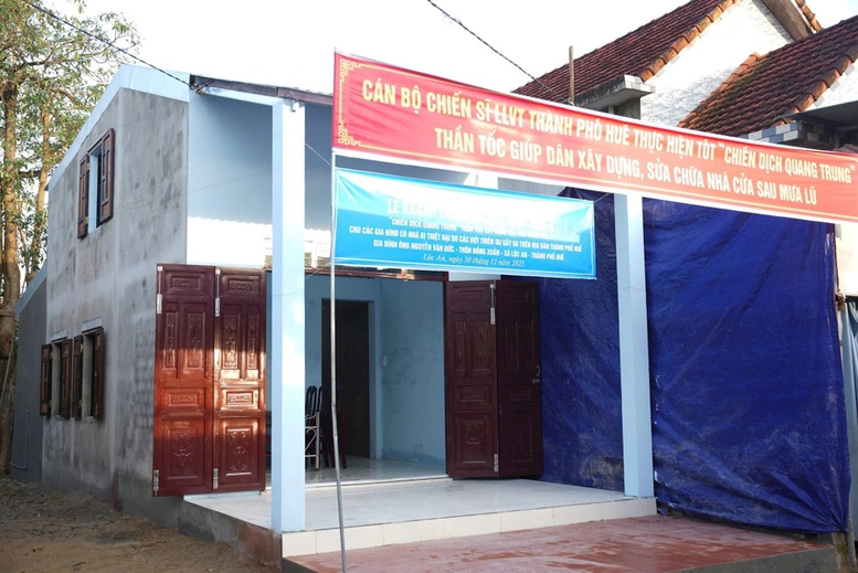 Hỗ trợ thiết bị, đồ dùng thiết yếu (tivi, tủ lạnh…) cho hộ gia đình khó khăn có nhà bị sập, đổ, lũ cuốn