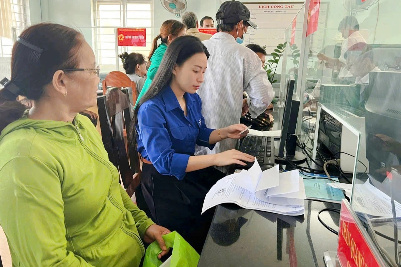 Sẽ tư vấn, giải quyết thủ tục hành chính cho người dân ngay tại quán cà phê