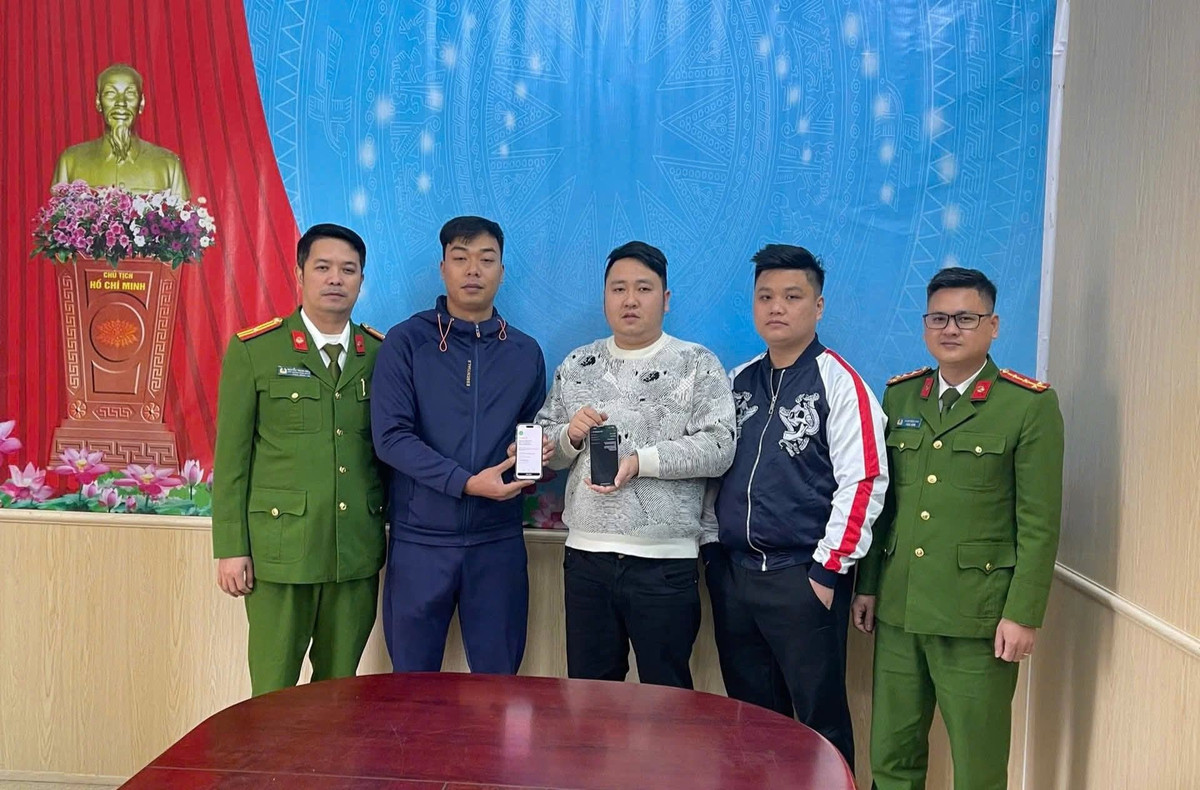 Nhận 400 triệu từ tài khoản lạ, thầy giáo Phú Thọ báo công an