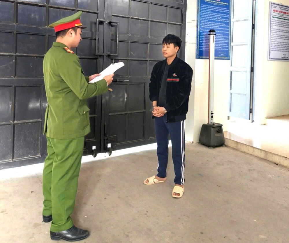 Làm “chuyện người lớn” với bé gái 13 tuổi, nam công nhân bị khởi tố