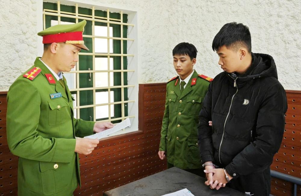 Dùng facebook lừa bán xe máy để chiếm đoạt tiền