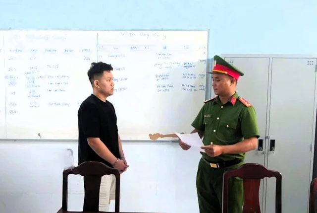 Chém trọng thương bạn thân khi đi hát karaoke rồi bỏ trốn