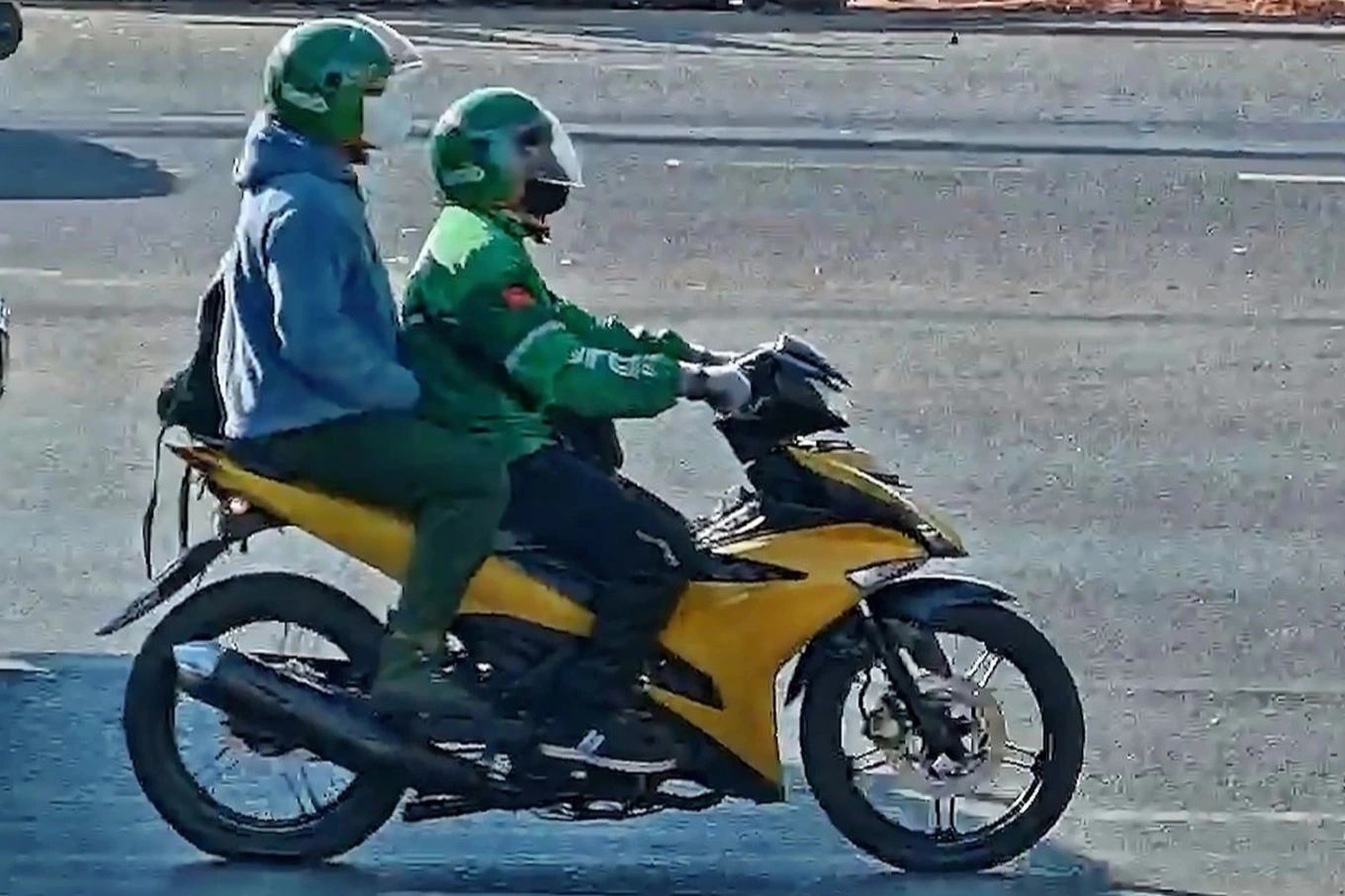 Huy động toàn dân truy tìm 2 tên cướp ngân hàng “ôm” 1,8 tỷ đồng bỏ trốn