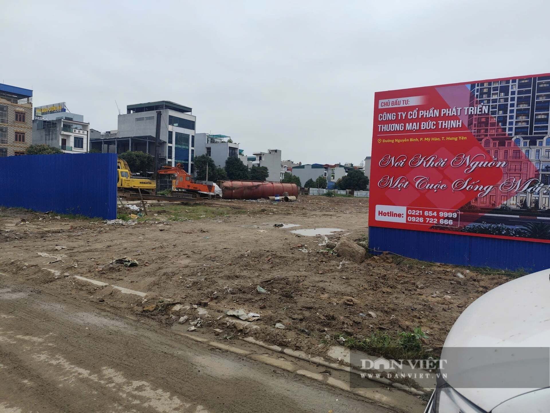 Hưng Yên: Chủ đầu tư dựng biển động thổ dự án nhà ở xã hội, bị chính quyền “tuýt còi” thì giải trình chỉ cúng tâm linh