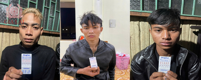 Trong căn phòng ngủ, hành vi đáng xấu hổ của 3 gã thanh niên bị Công an bắt quả tang