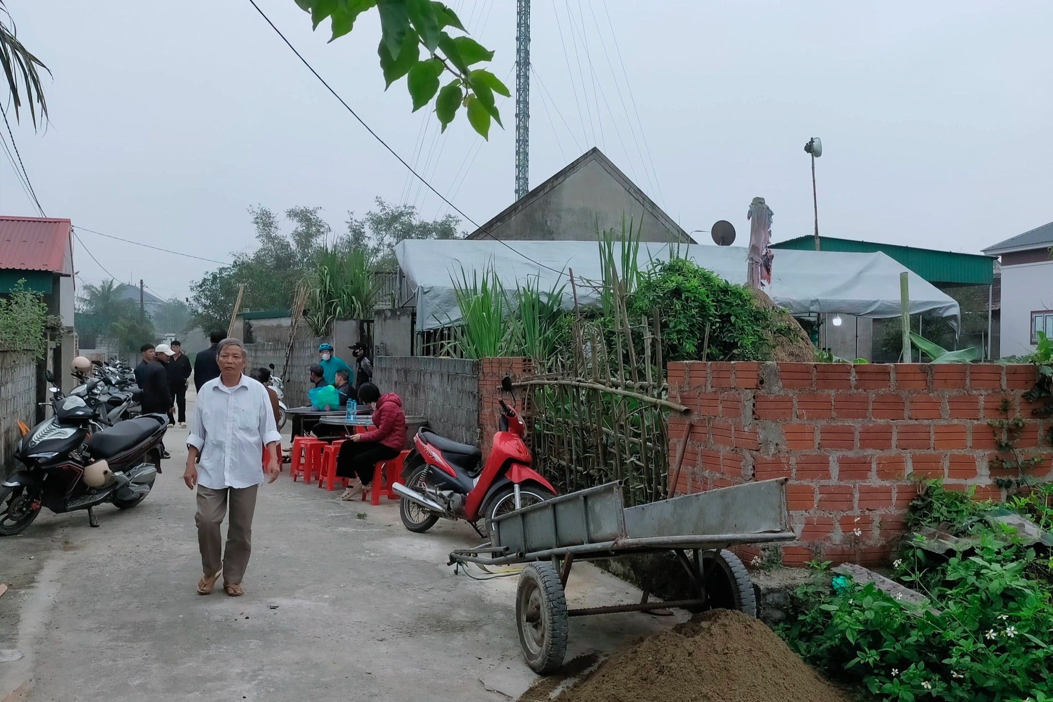 Hà Tĩnh: 3 người trong gia đình tử vong lúc rạng sáng