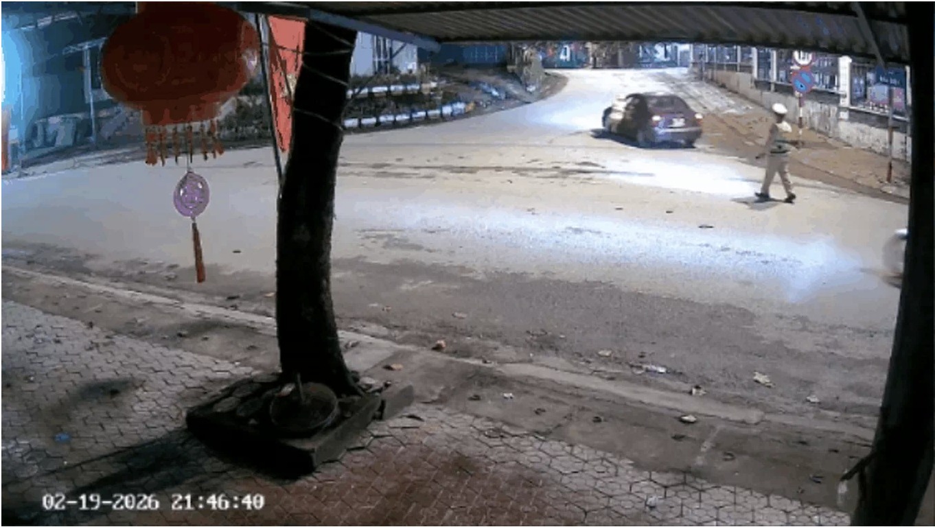 Bị kiểm tra nồng độ cồn, tài xế kéo kính xe kẹp tay CSGT rồi tăng ga bỏ chạy