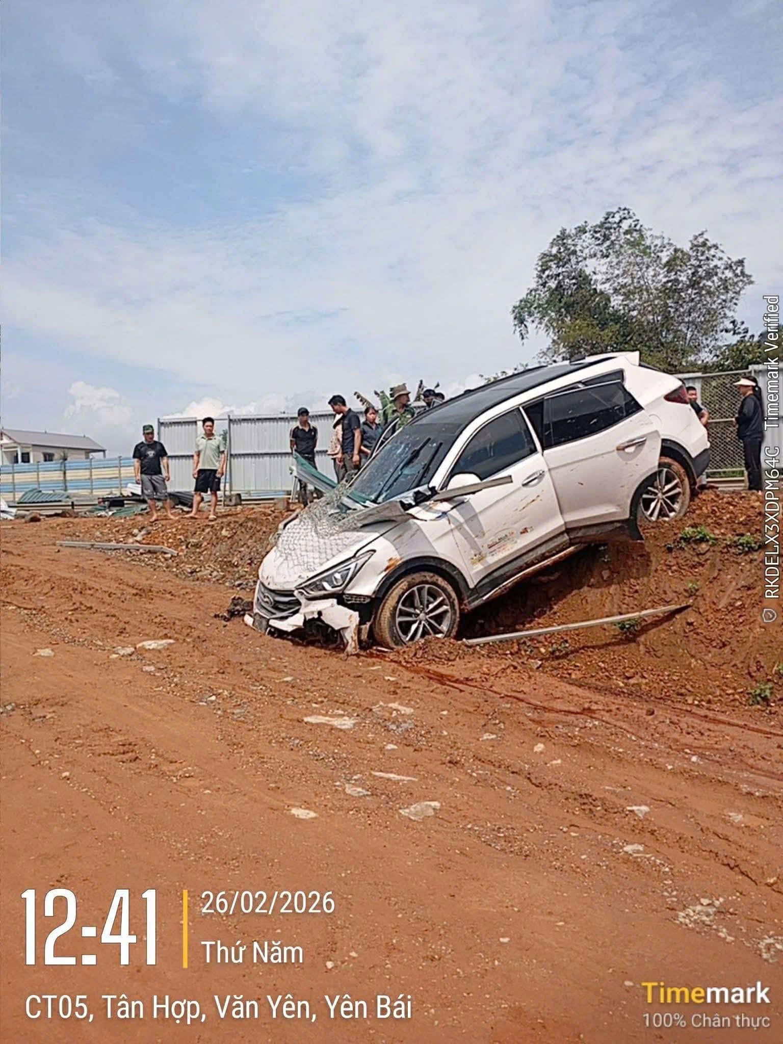 Ảnh, video không che vụ TNGT tại cao tốc Nội Bài – Lào Cai