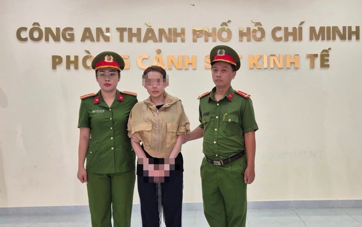 Một năm "bão tố" của giới giải trí - Ảnh 8.