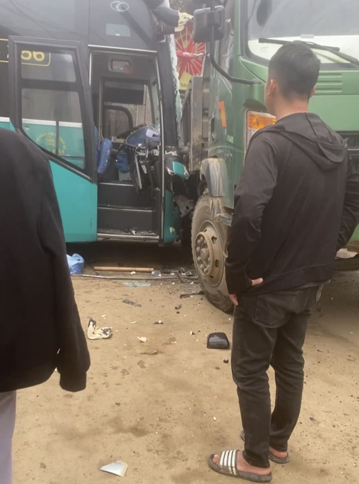 Video hiện trường TNGT tại Mậu Đông Văn Yên Yên Bái cũ